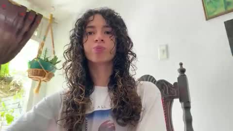 Snapshot of camille_delrey chatting on 12.18.25 Camille online show from 12.18.25