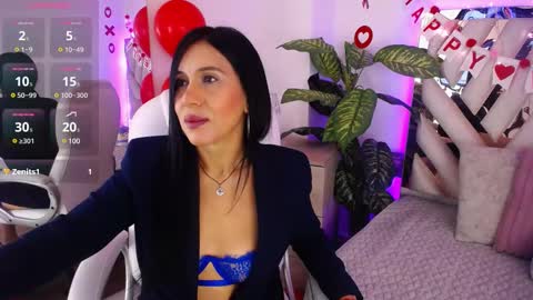 Snapshot of camille_halls chatting on 02.11.25 Camille online show from 02.11.25