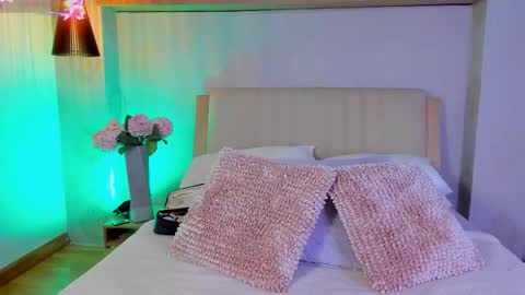 Camille Lynn online show from 09.30.25