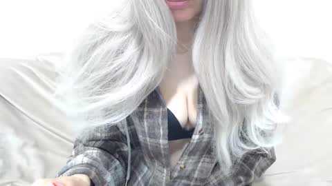 Snapshot of camillebunny chatting on 04.24.26 CamilleBunny online show from 04.24.26