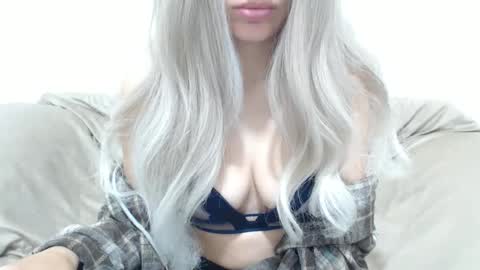Snapshot of camillebunny chatting on 05.01.26 CamilleBunny online show from 05.01.26