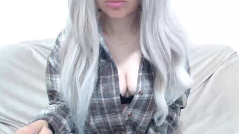 Snapshot of camillebunny chatting on 05.12.26 CamilleBunny online show from 05.12.26