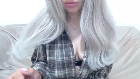 Snapshot of camillebunny chatting on 05.15.26 CamilleBunny online show from 05.15.26