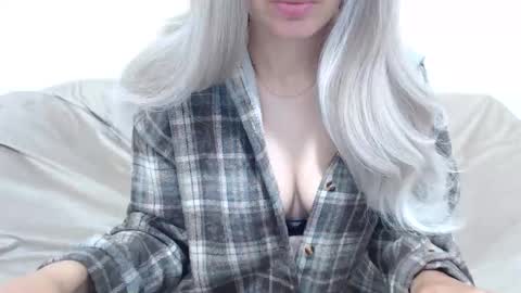 Snapshot of camillebunny chatting on 05.17.26 CamilleBunny online show from 05.17.26