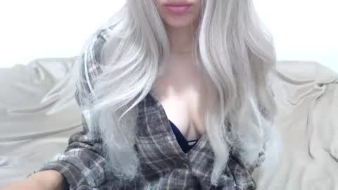 Snapshot of camillebunny chatting on 05.27.26 CamilleBunny online show from 05.27.26