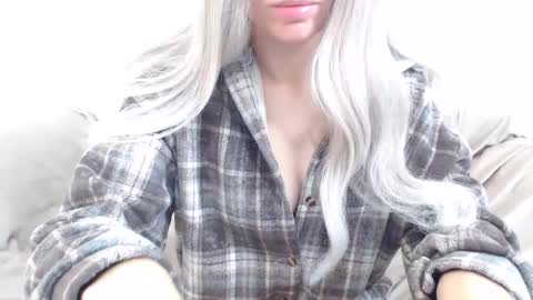 Snapshot of camillebunny chatting on 05.28.26 CamilleBunny online show from 05.28.26
