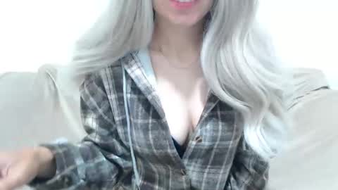 Snapshot of camillebunny chatting on 06.04.26 CamilleBunny online show from 06.04.26