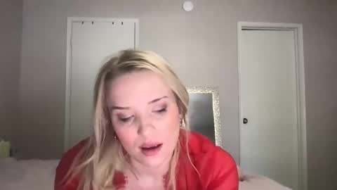 Snapshot of camilleclairexo chatting on 04.01.26 camilleclairexo online show from 04.01.26