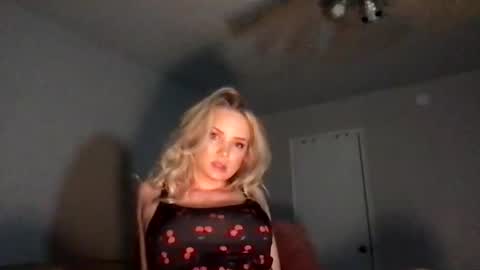 Snapshot of camilleclairexo chatting on 04.12.26 camilleclairexo online show from 04.12.26