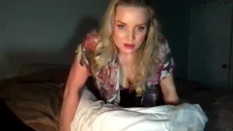 Snapshot of camilleclairexo chatting on 04.19.26 camilleclairexo online show from 04.19.26