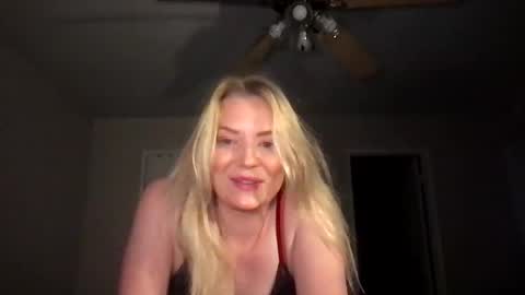 Snapshot of camilleclairexo chatting on 04.30.26 camilleclairexo online show from 04.30.26
