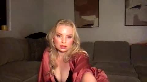 Snapshot of camilleclairexo chatting on 05.06.26 camilleclairexo online show from 05.06.26