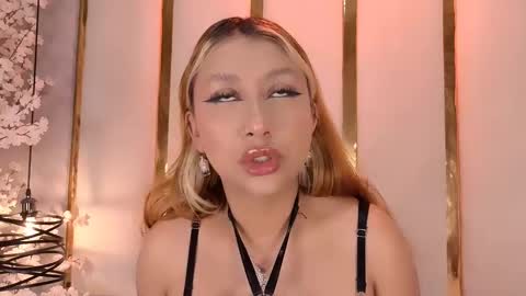 Snapshot of camillemilano chatting on 10.20.25 camille milano online show from 10.20.25