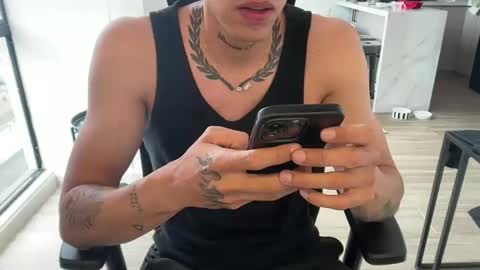 Snapshot of camilo__ chatting on 05.25.26 camilo online show from 05.25.26