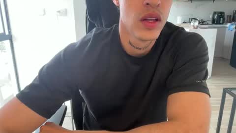 Snapshot of camilo__ chatting on 06.03.26 camilo online show from 06.03.26