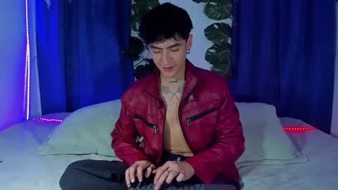 Snapshot of camilo_xcam chatting on 02.08.25 CAMILO online show from 02.08.25