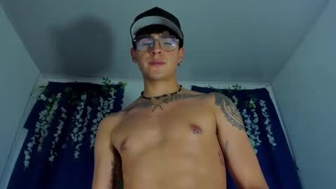 Snapshot of camilo_xcam chatting on 02.15.25 CAMILO online show from 02.15.25
