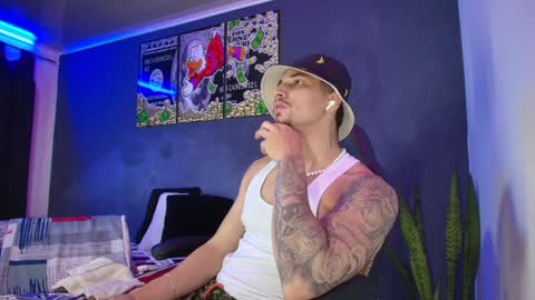 Snapshot of camiloalvarezzz3 chatting on 02.07.25 CAMILO online show from 02.07.25