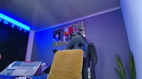 Snapshot of camiloalvarezzz3 chatting on 09.10.25 CAMILO online show from 09.10.25