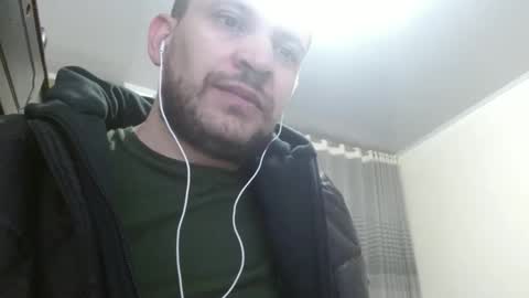 Snapshot of camiloking17 chatting on 01.19.25 camilo online show from 01.19.25
