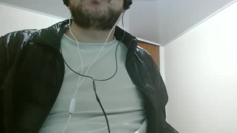 Snapshot of camiloking17 chatting on 09.24.25 camilo online show from 09.24.25
