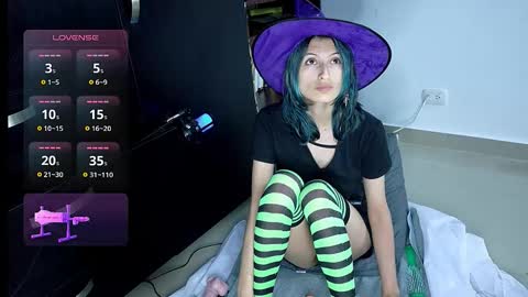 Snapshot of camilonrilli chatting on 10.15.25 Cami online show from 10.15.25