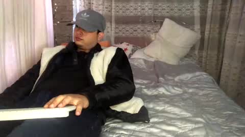 Snapshot of camivaron chatting on 01.10.25 camivaron online show from 01.10.25