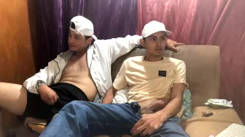 Snapshot of camivaron chatting on 02.08.25 camivaron online show from 02.08.25