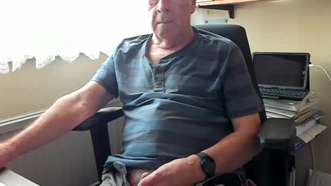 Snapshot of cammee chatting on 12.14.25 Cammee online show from 12.14.25