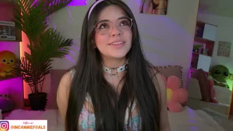 Snapshot of cammiefoalss chatting on 09.09.25 Lets reach 200 thumbs up online show from 09.09.25