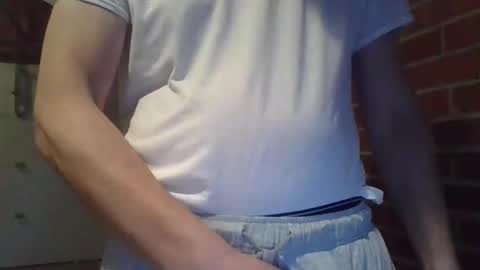 Snapshot of cammyman6900 chatting on 10.21.25 cammyman6900 online show from 10.21.25