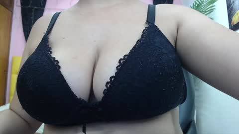 Snapshot of candiapole chatting on 12.11.24 Candy online show from 12.11.24