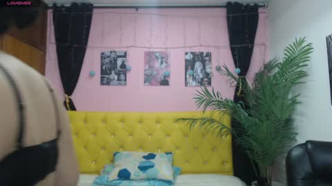 Snapshot of candiapole chatting on 12.17.24 Candy online show from 12.17.24