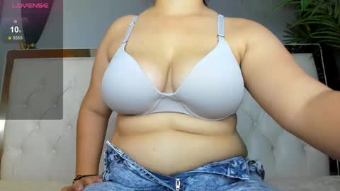 Snapshot of candiapole chatting on 11.05.25 Candy online show from 11.05.25