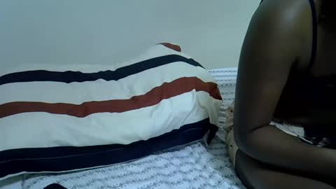 Snapshot of candiemaya chatting on 10.30.25 candiemaya online show from 10.30.25