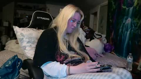 Candi online show from 05.05.26
