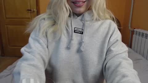 Snapshot of candy_9797 chatting on 02.22.25 Candy online show from 02.22.25