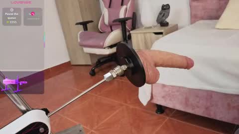 Im ChloeJoin The Fan Club online show from 05.29.26