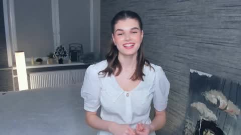 Snapshot of candy_flo chatting on 01.28.25 Flora online show from 01.28.25