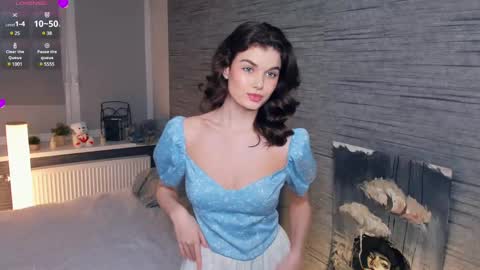 Snapshot of candy_flo chatting on 03.03.25 Flora online show from 03.03.25