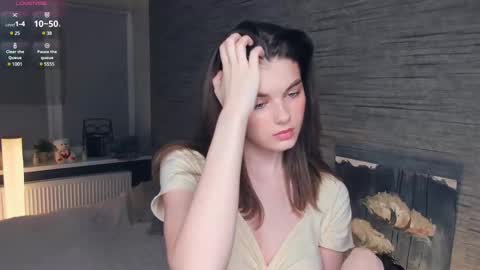 Snapshot of candy_flo chatting on 03.09.25 Flora online show from 03.09.25