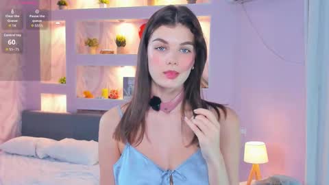 Snapshot of candy_flo chatting on 11.04.25 Flora online show from 11.04.25