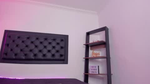 Snapshot of candy_mei chatting on 09.23.25 Candy online show from 09.23.25