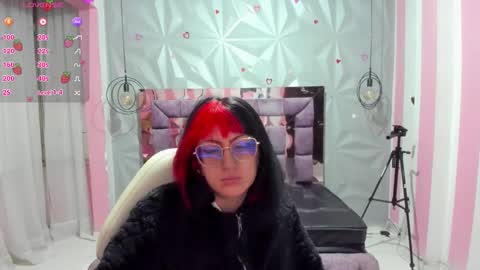 Snapshot of candy_morgan412 chatting on 11.28.25 Ania online show from 11.28.25