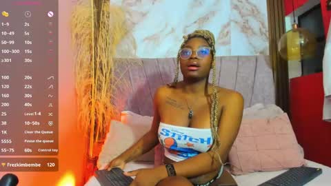 Snapshot of candy_williamss chatting on 05.12.26 cataleya online show from 05.12.26