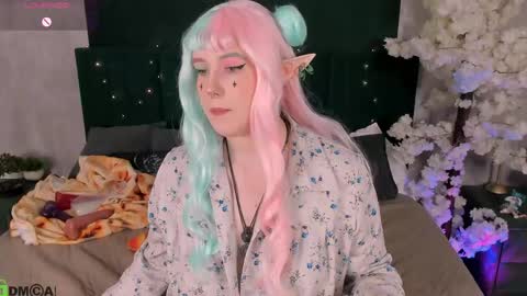 Snapshot of candy_yeah chatting on 05.22.26 Mary online show from 05.22.26
