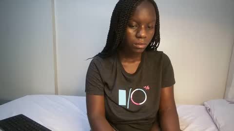 Snapshot of candycurly_ chatting on 02.24.25 candycurly_ online show from 02.24.25