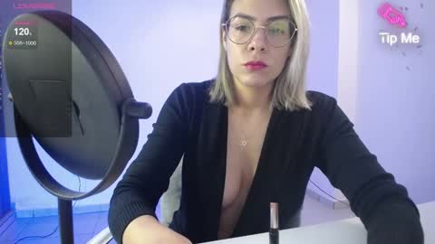 Candy Dowson online show from 02.02.25