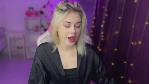 You can call me HH online show from 12.21.25