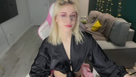 You can call me HH online show from 03.27.26